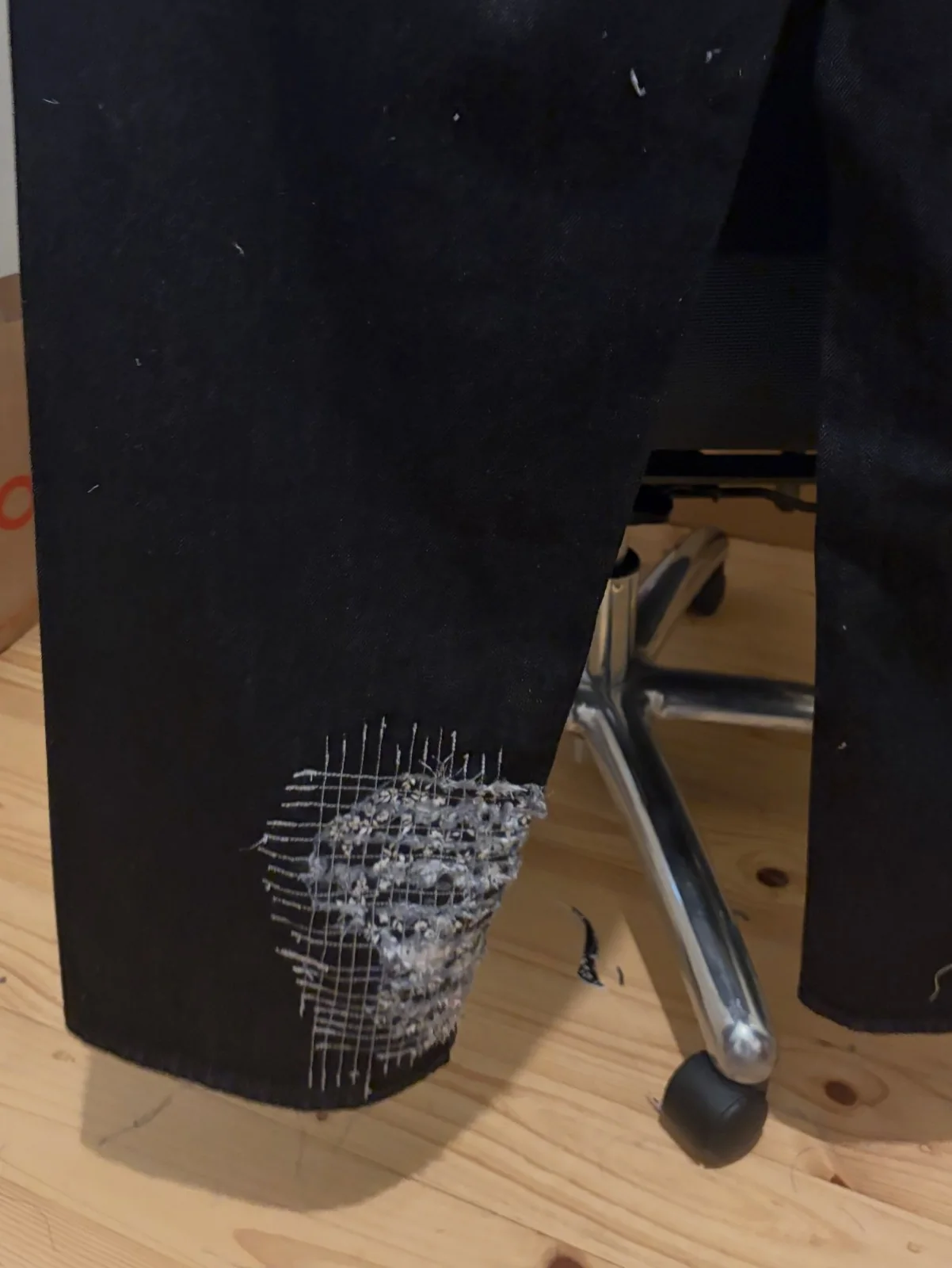 Portrait trousers, photo 1